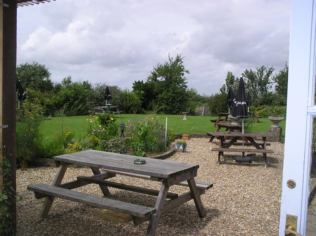 The Bell Inn - Garden
